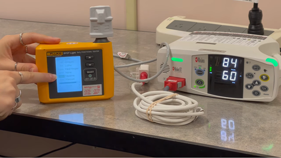 Testing a pulse oximeter