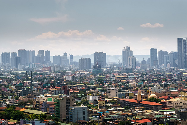 Manila skyline with polluted air