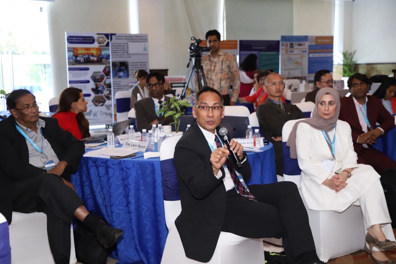 Dr. Farida Al Hosani and Dr. Howard Njoo in meeting