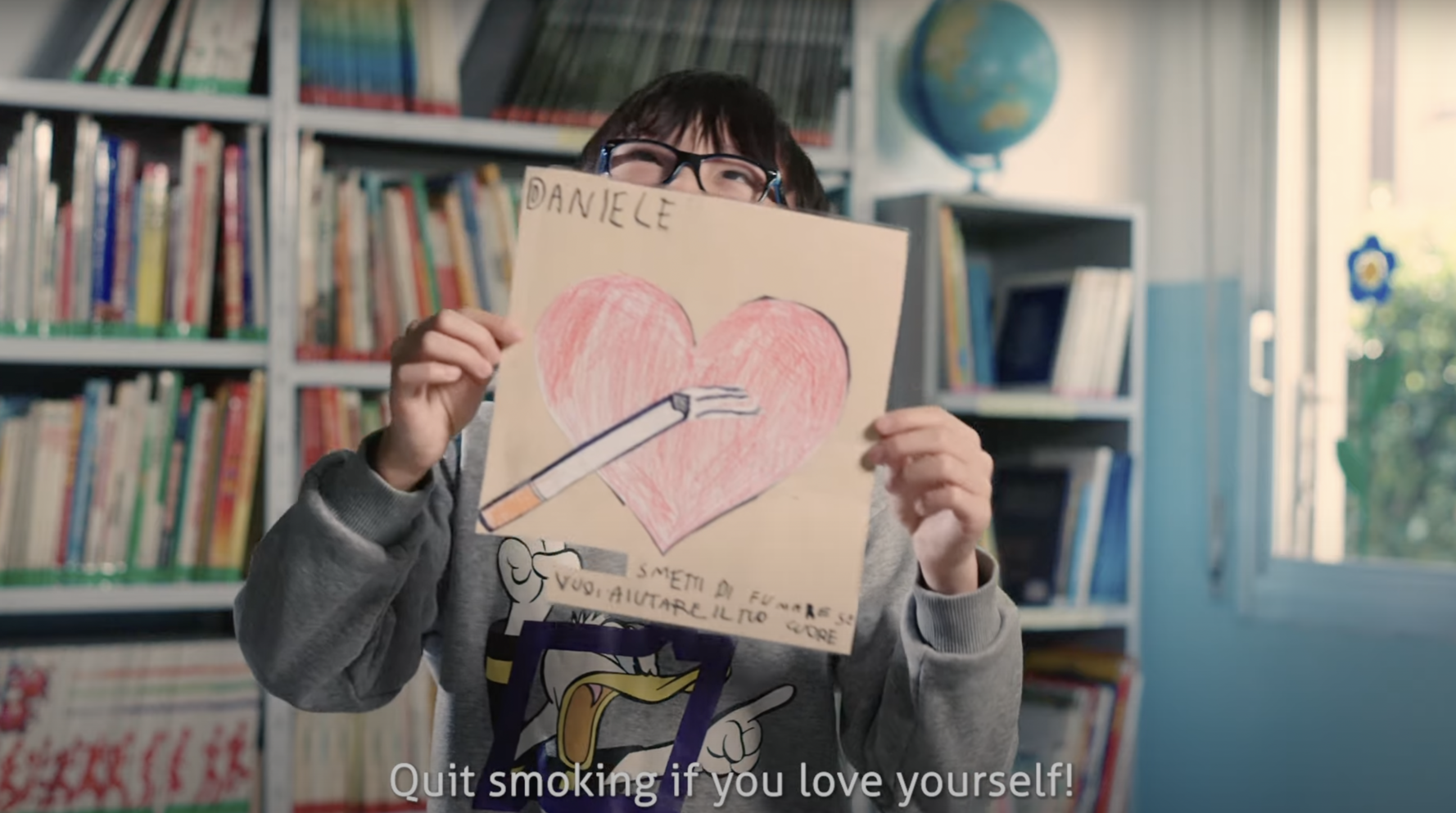 Cigarillo dibujado sobre un corazon