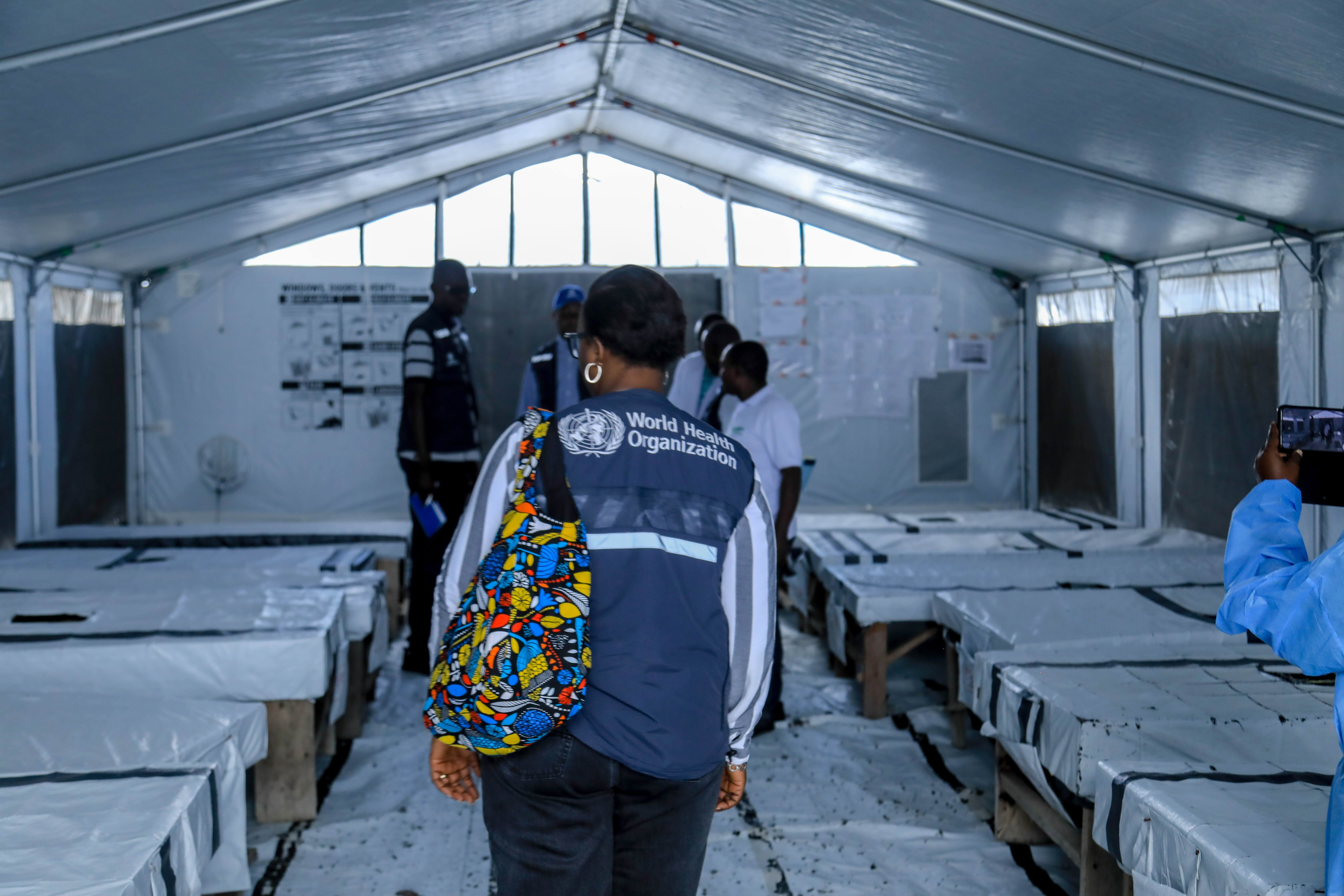WHO experts visit cholera treatment unit