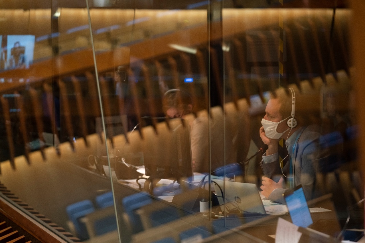 Audiovisual control booth for the Executive Board Room in WHO Headquarters, Geneva Audiovisual control booth during the resumed Seventy-third World Health Assembly